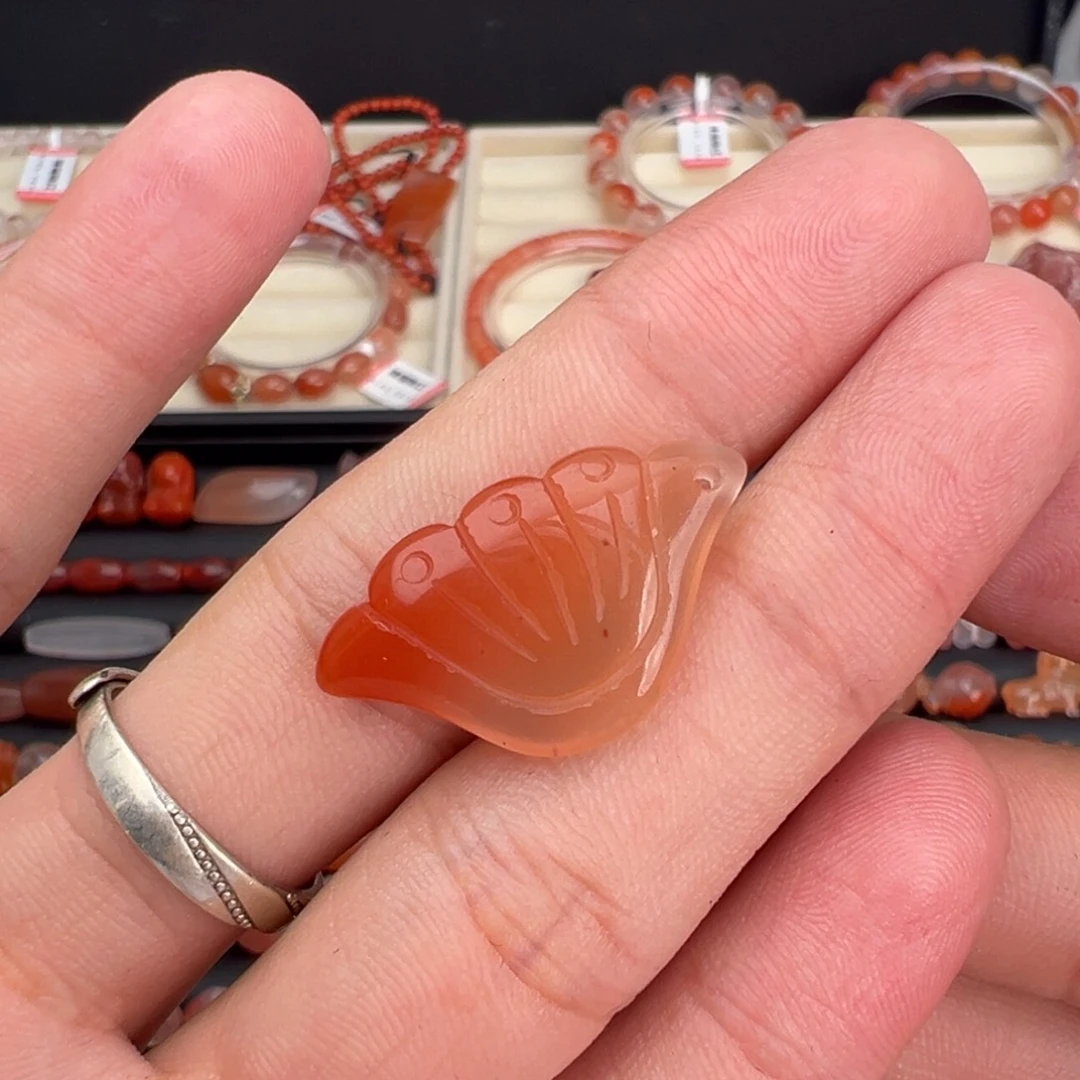 南红玛瑙未镶嵌川料扇贝