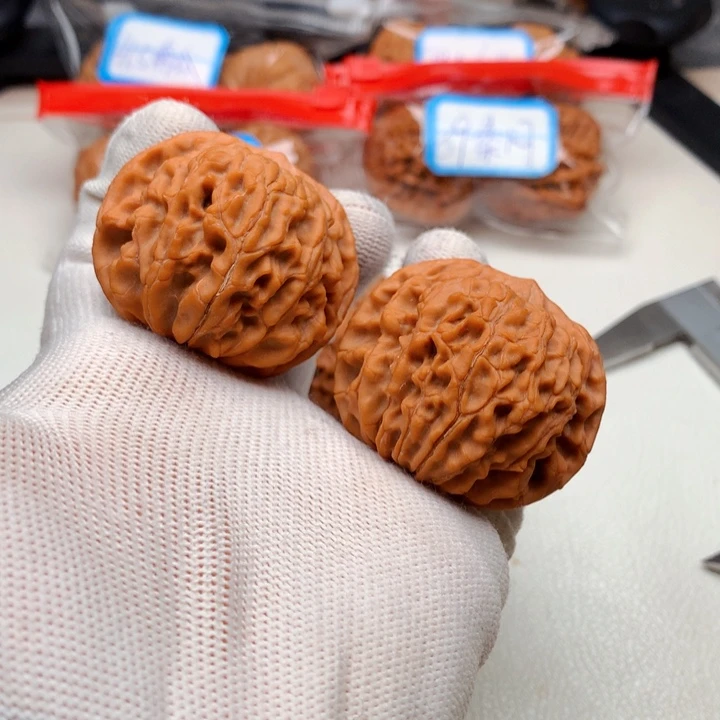 梵****文玩核桃吊坠寿桃