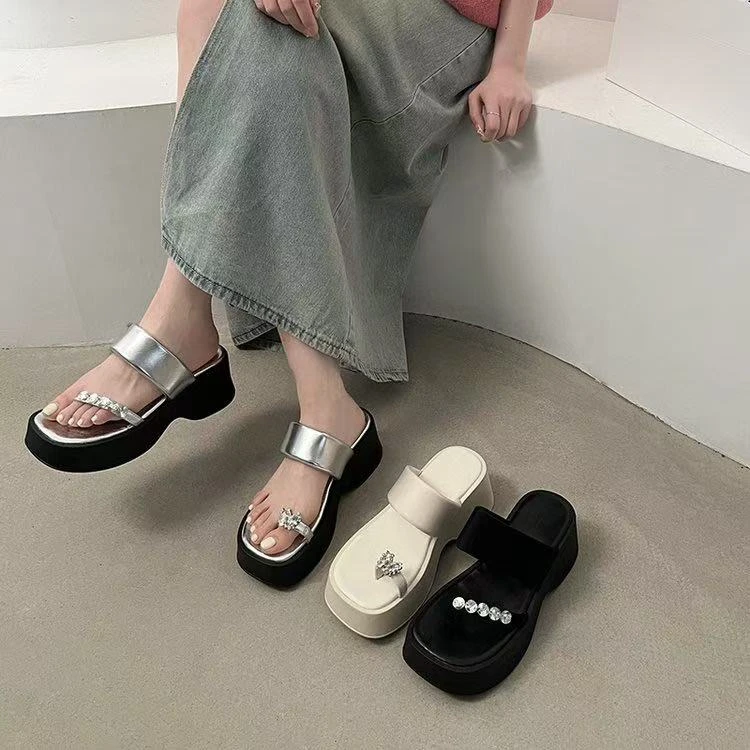 【赫本】2025新款时尚AB款带钻厚底时尚透气凉拖8528