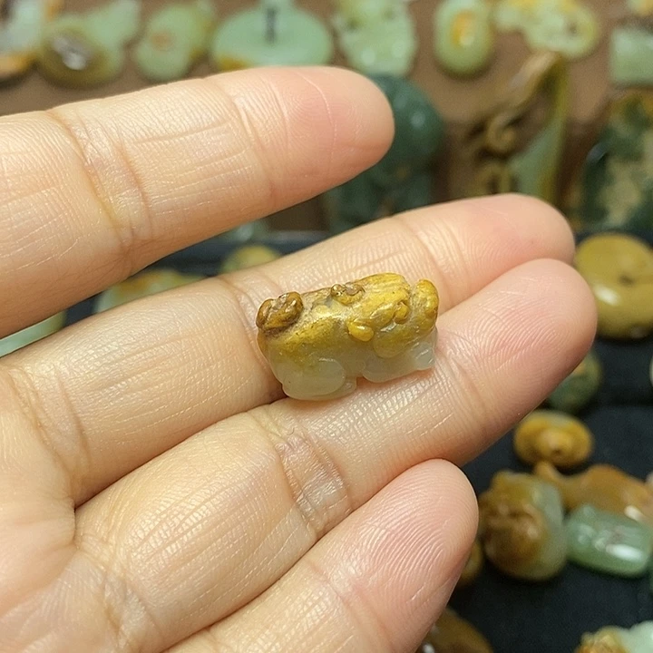 大***王岫岩河磨玉（透闪石质玉）未镶嵌颈饰