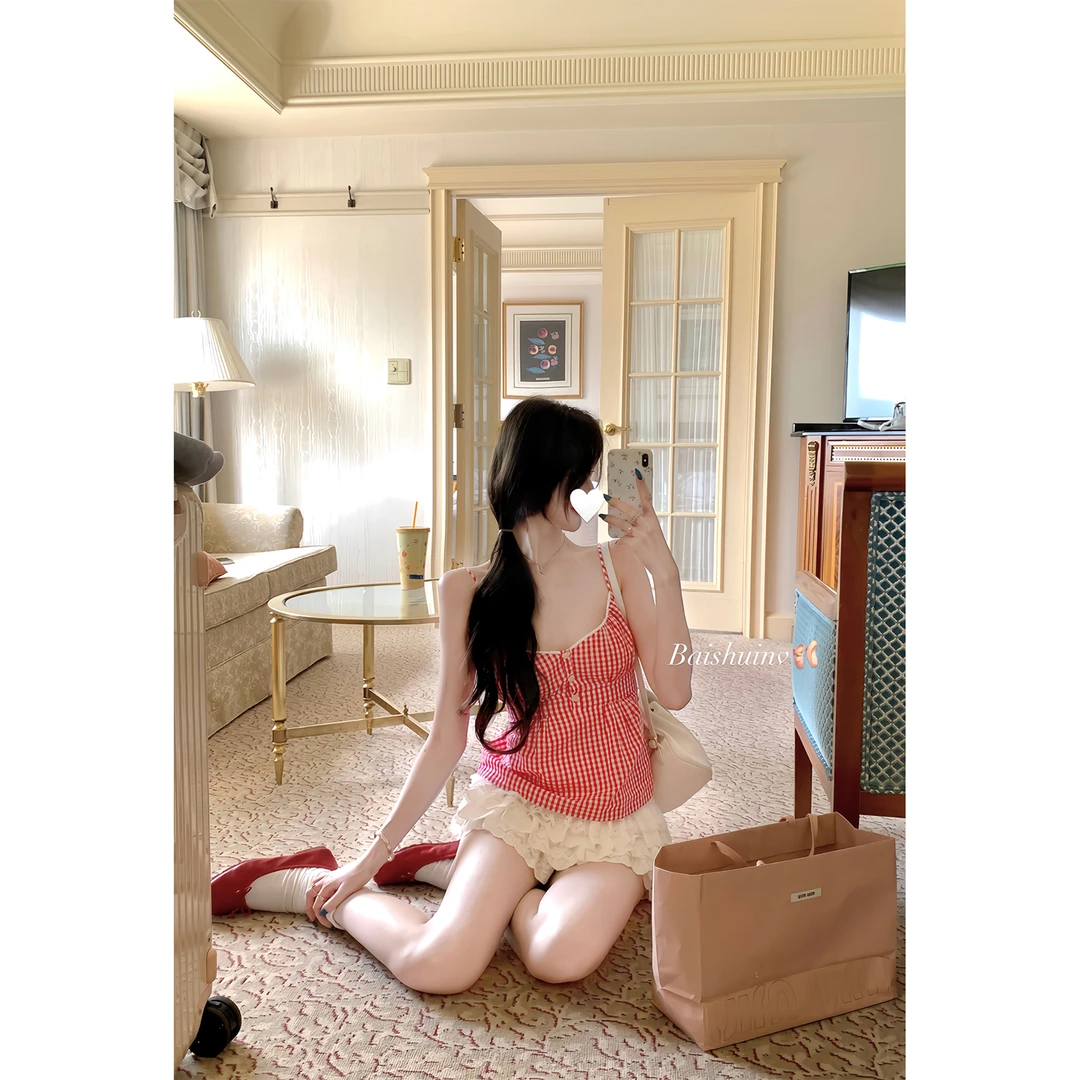 白水女 甜心莓莓U领背心吊带女夏温柔设计感纯欲小上衣 B50551238