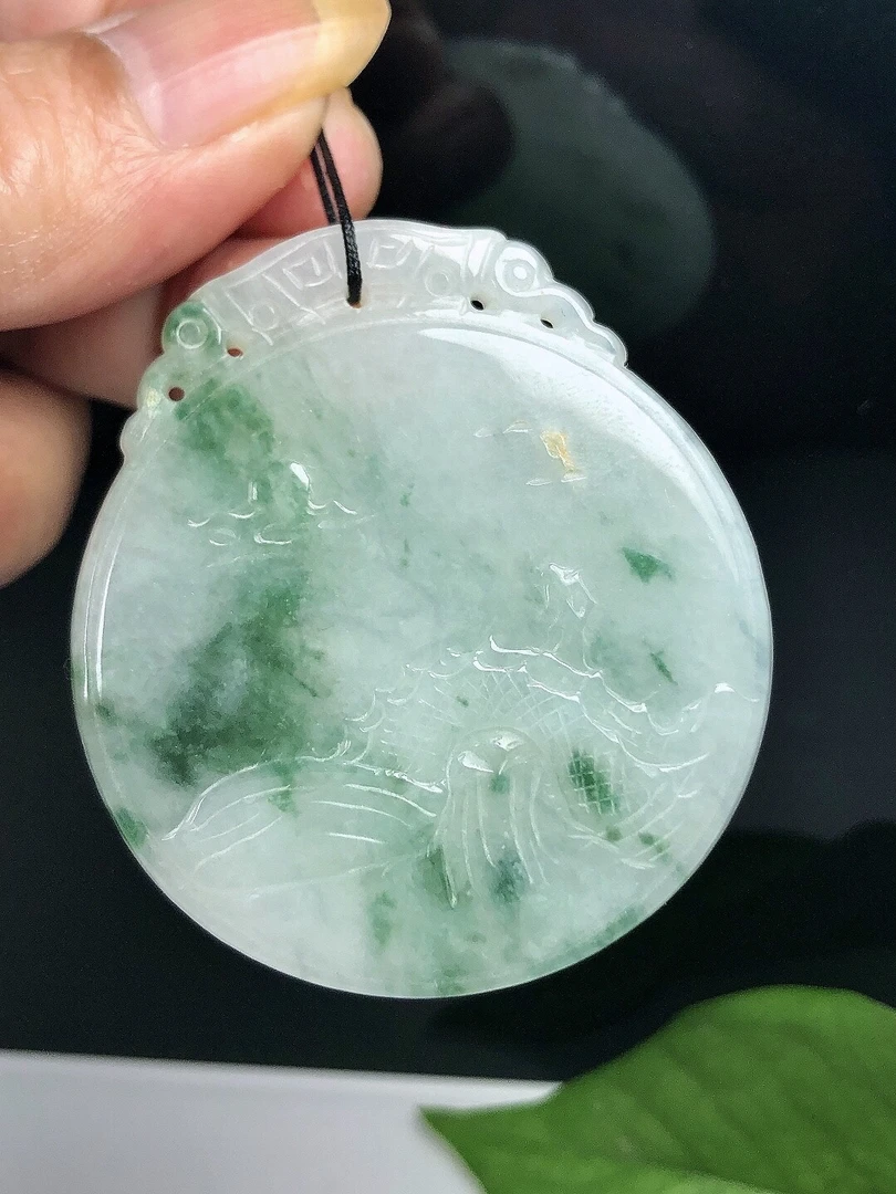 缅甸天然翡翠A货，冰种飘花平安仿古牌吊坠挂件半山半水浮雕工冰透
