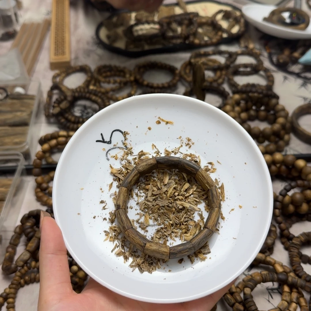 是***鸭沉香香囊沉香碎屑多样性发一