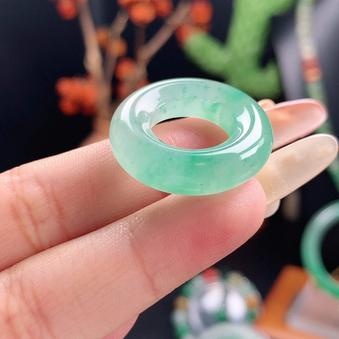 石英质玉未镶嵌吊坠