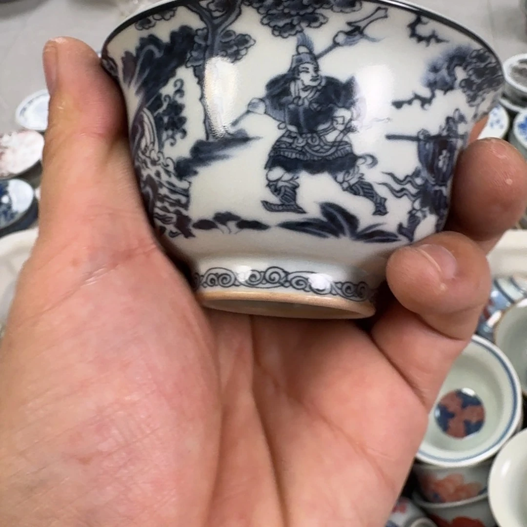 摆件青花鬼谷子压手杯