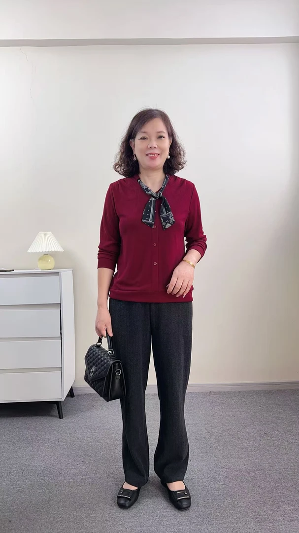 立体装饰长袖常规女V领休闲风T恤针织红色圆领百搭