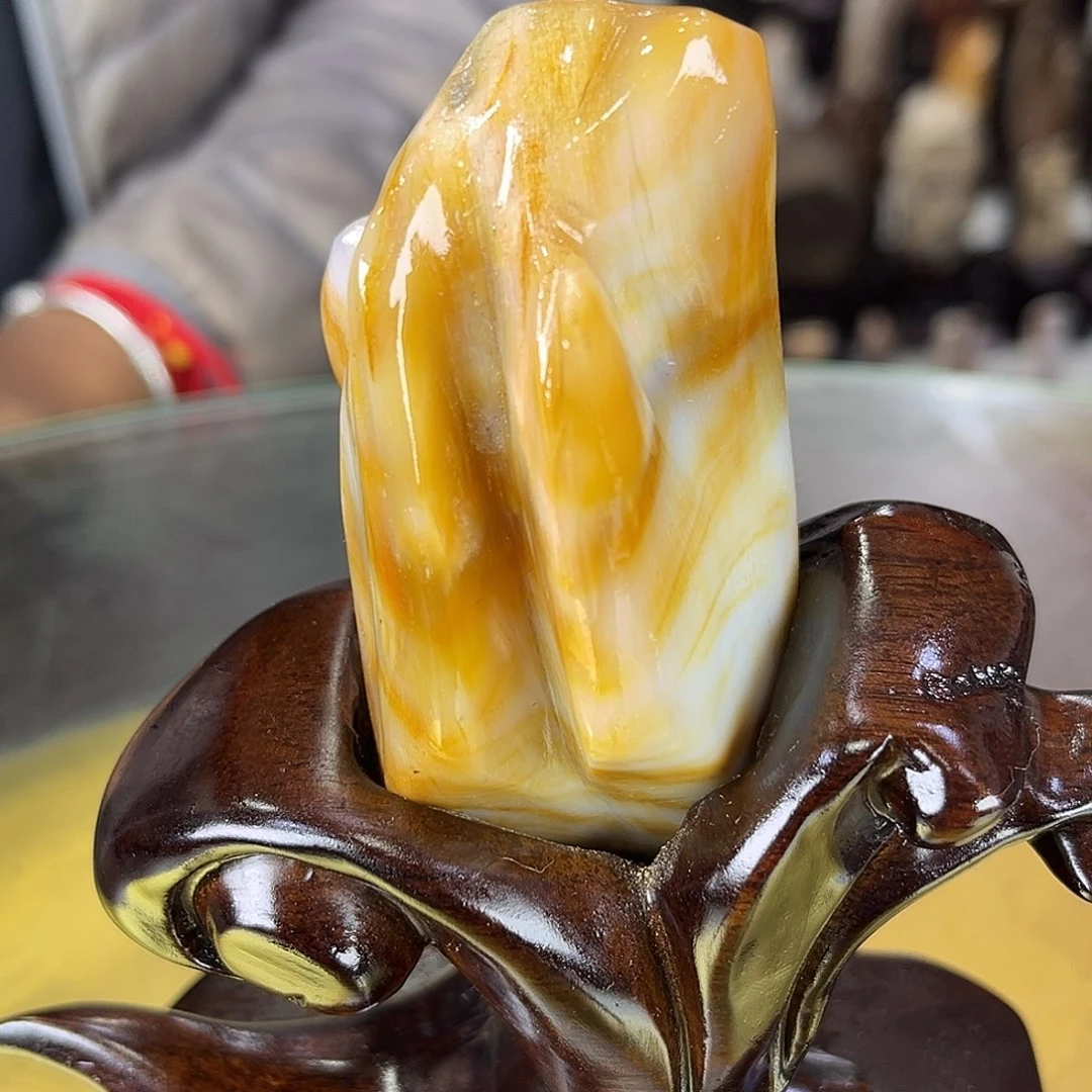 硅化玉未镶嵌珠宝奇石