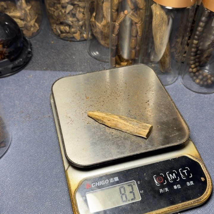 木蓝**岸海南白棋母树沉水树心油8克