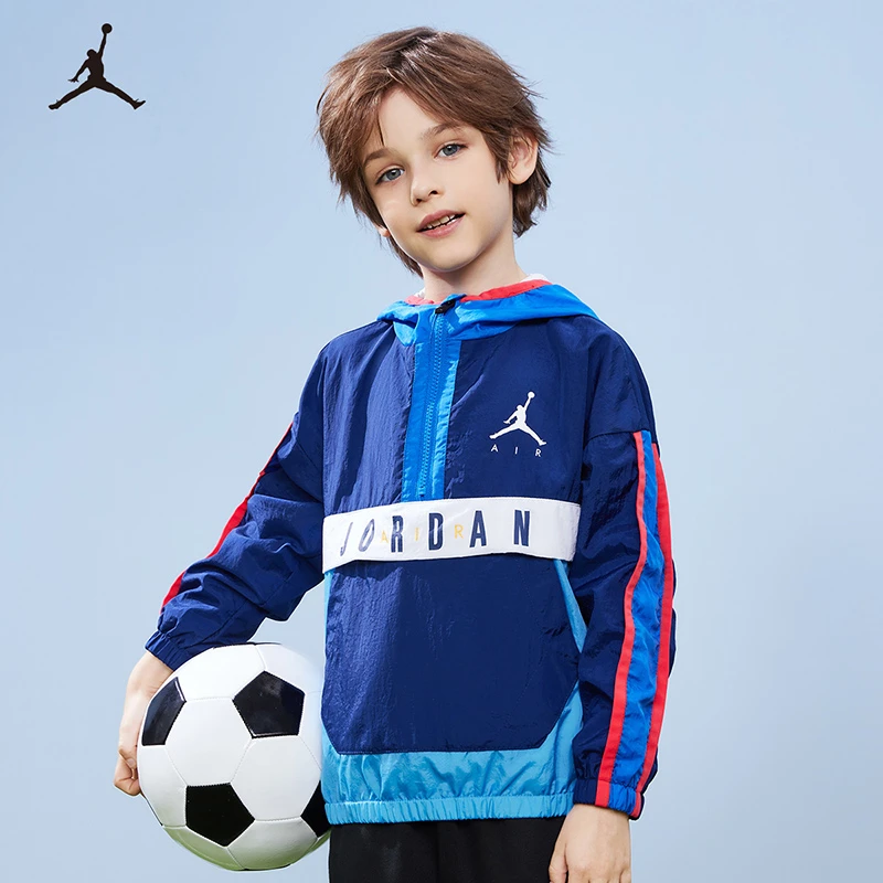 AIR JORDAN春秋户外运动男童外套训练连帽防风夹克A318