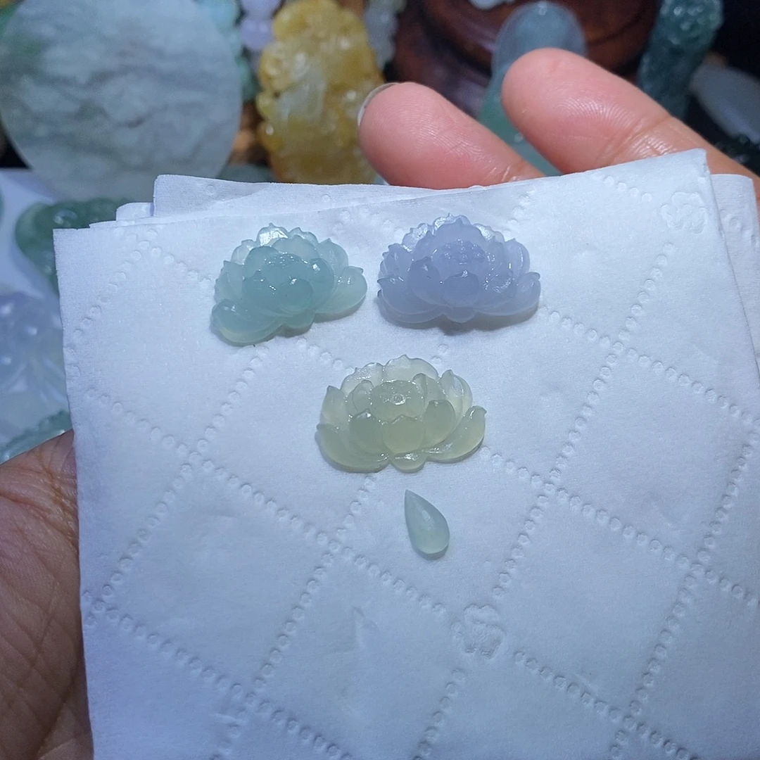 景***时定制翡翠未镶嵌莲花
