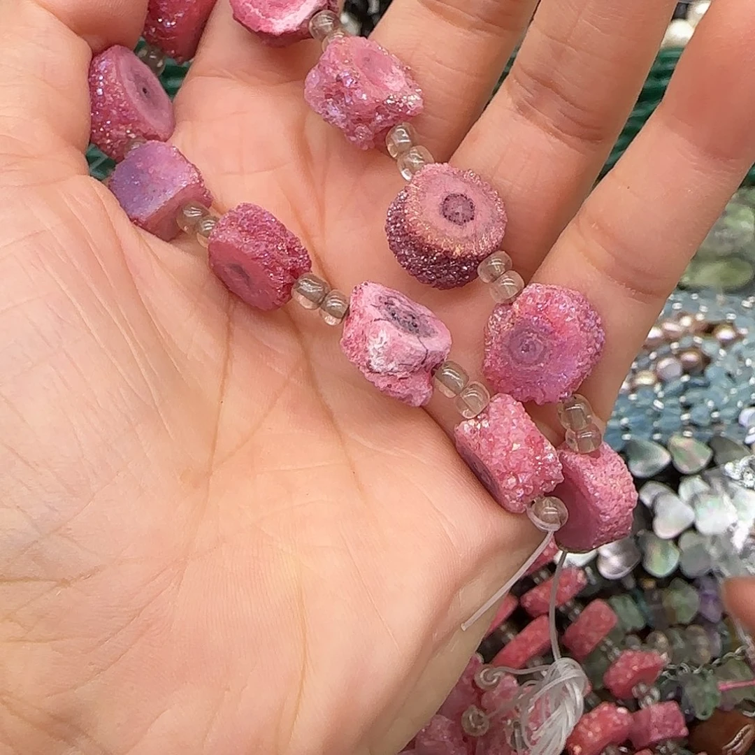 玛瑙/玉髓合金珠宝半成品晶洞半条