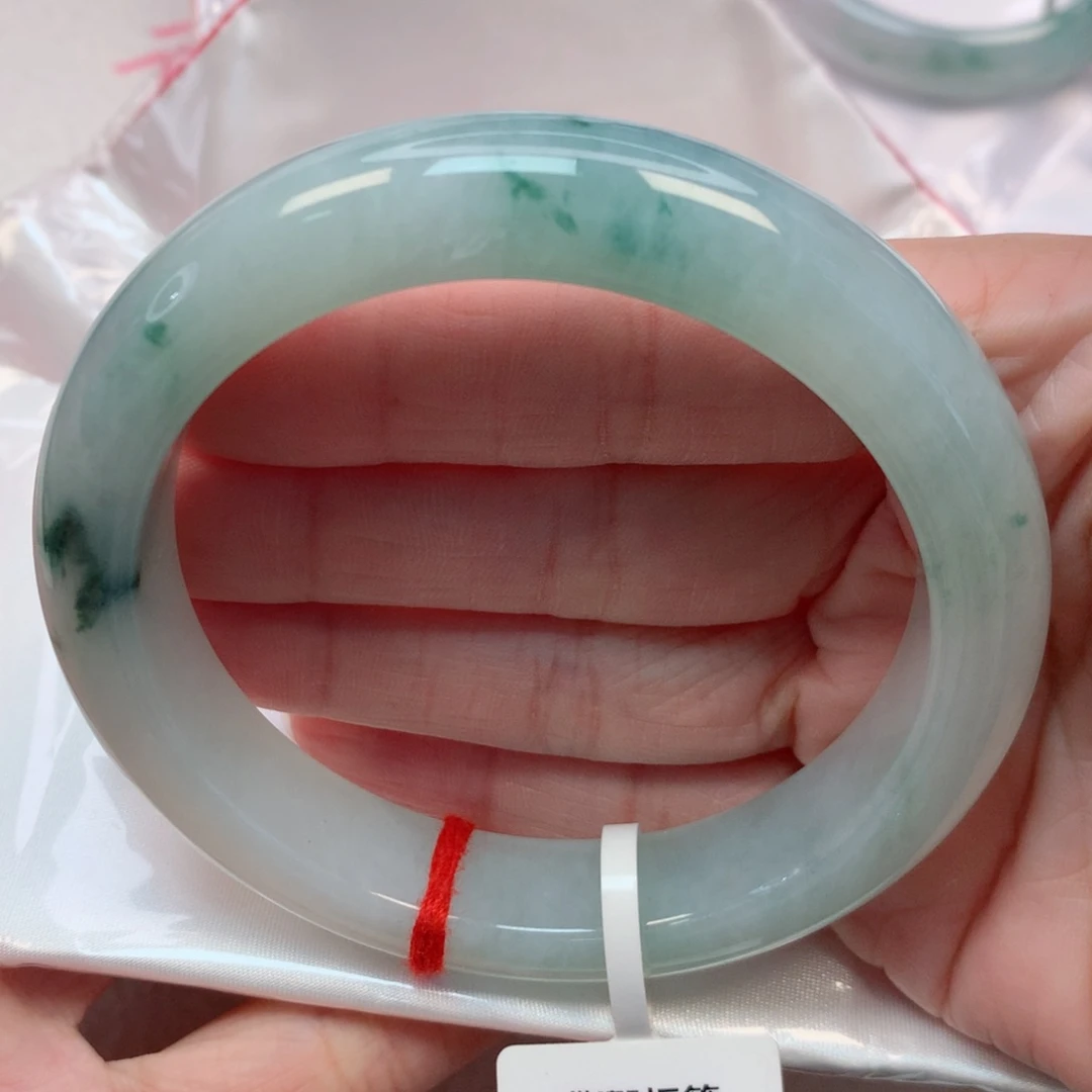 翡翠手镯未镶嵌61.8圈
