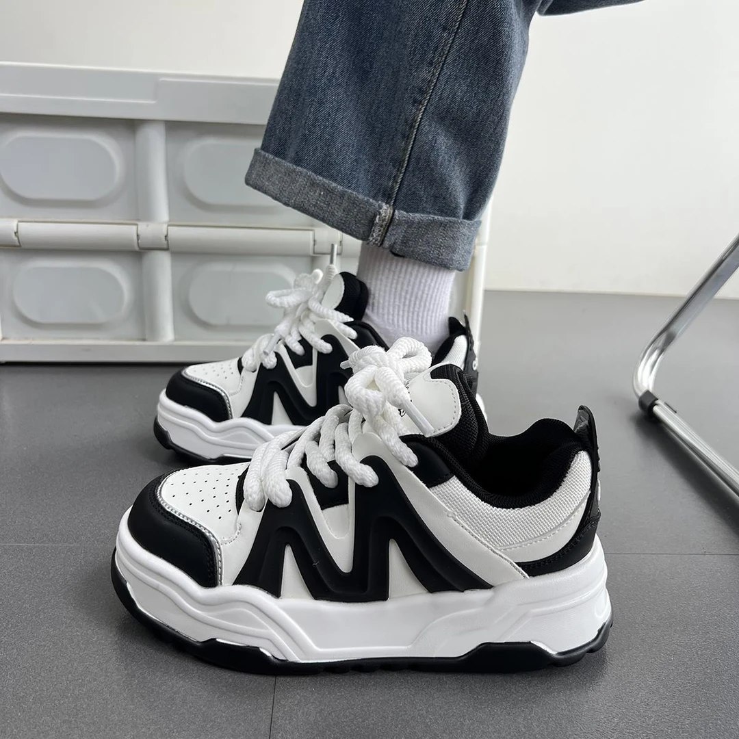 国潮牌小众黑白厚底板鞋男女百搭休闲鞋子复古运动面包鞋