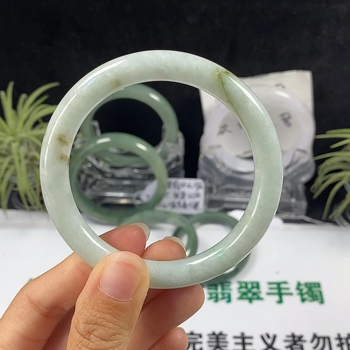 未镶嵌手镯翡翠78号。 56圈