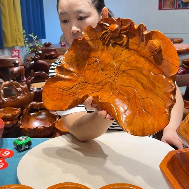 木香樟实木荷叶雕刻果盘