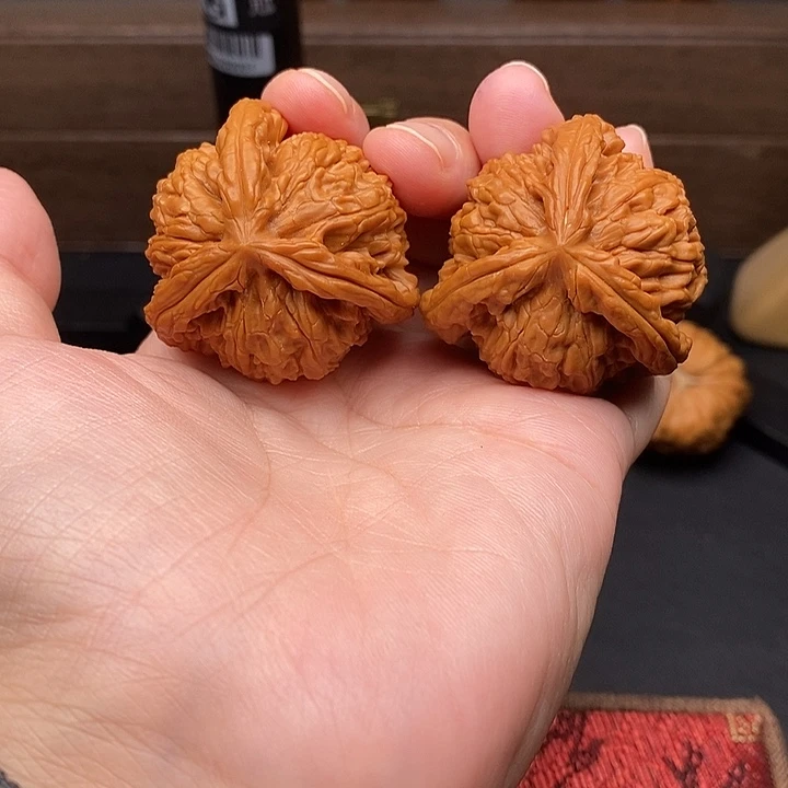 执***著文玩核桃把件白奔