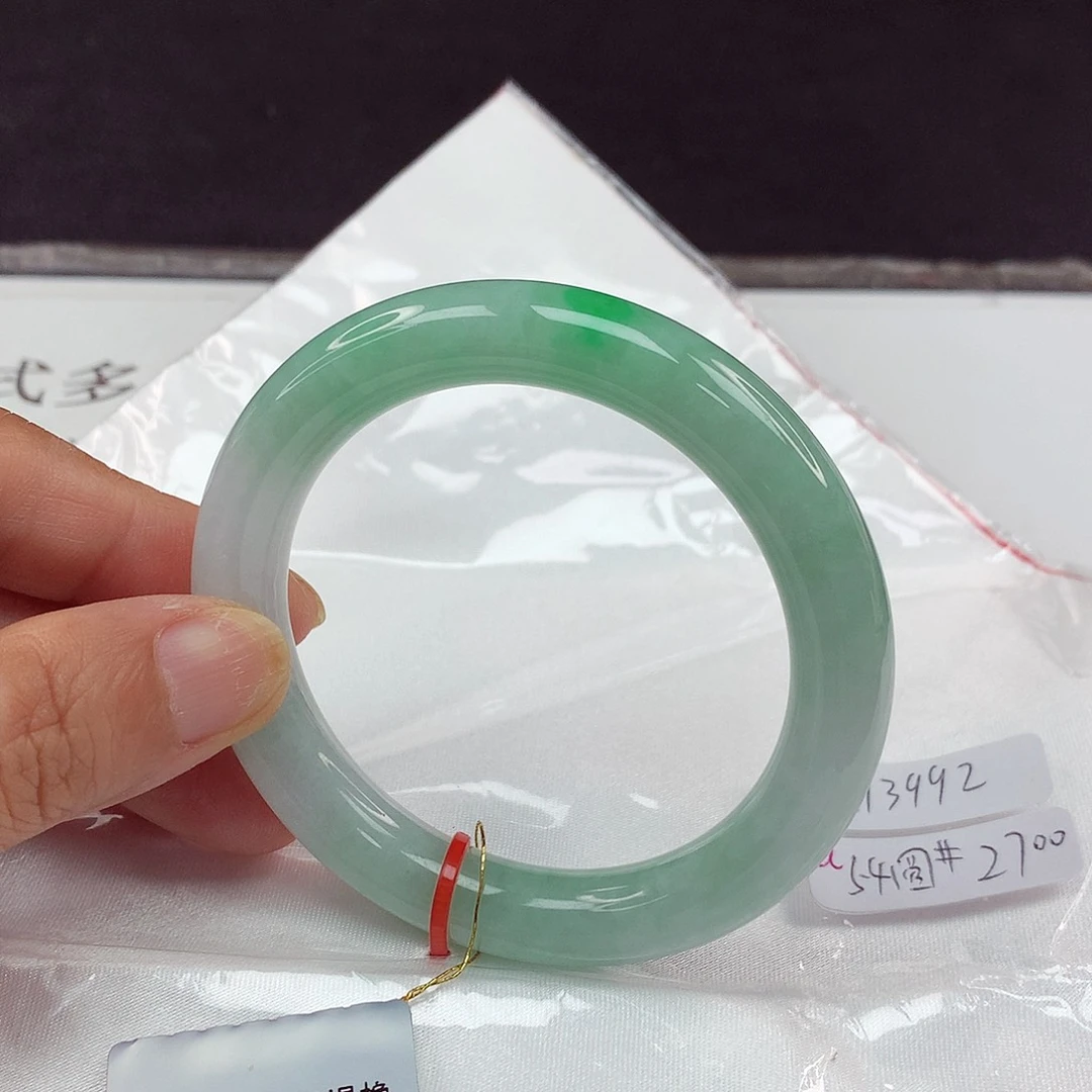 翡翠手镯未镶嵌54圈3992