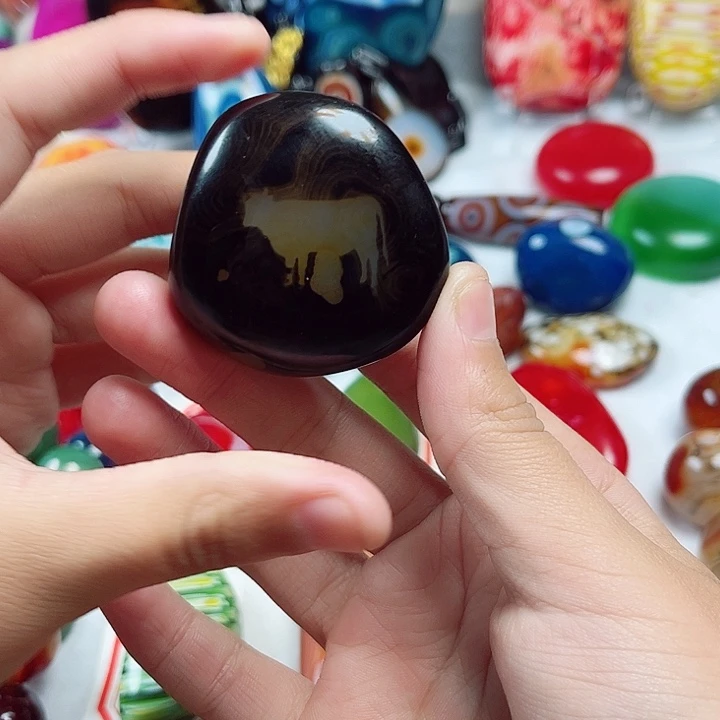 玛瑙/玉髓未镶嵌珠宝奇石