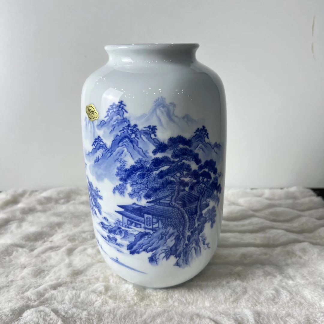 21.5cm秀峰青花山水花瓶 全新原盒