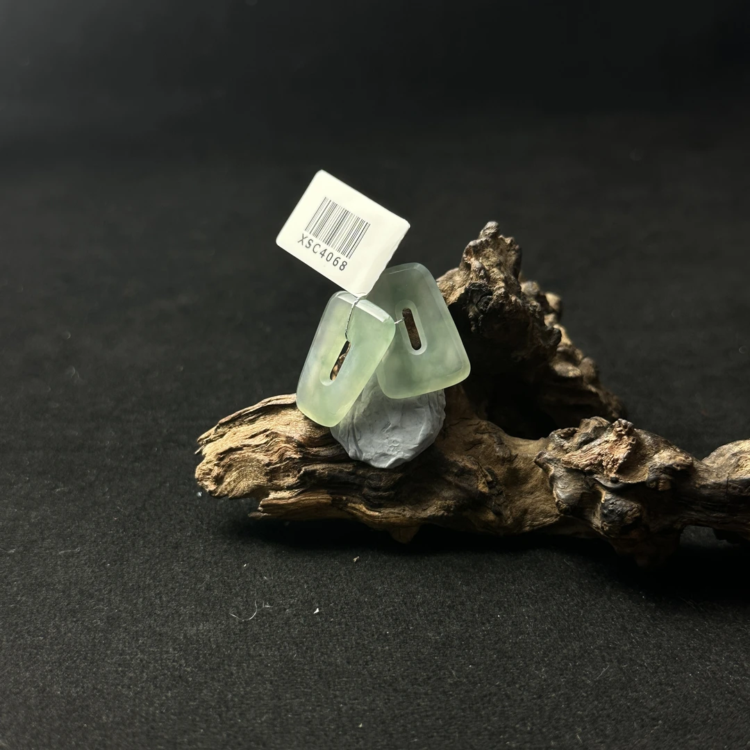 【诚翠拍品第一百一十八期午】翡翠65吊坠XSC4068