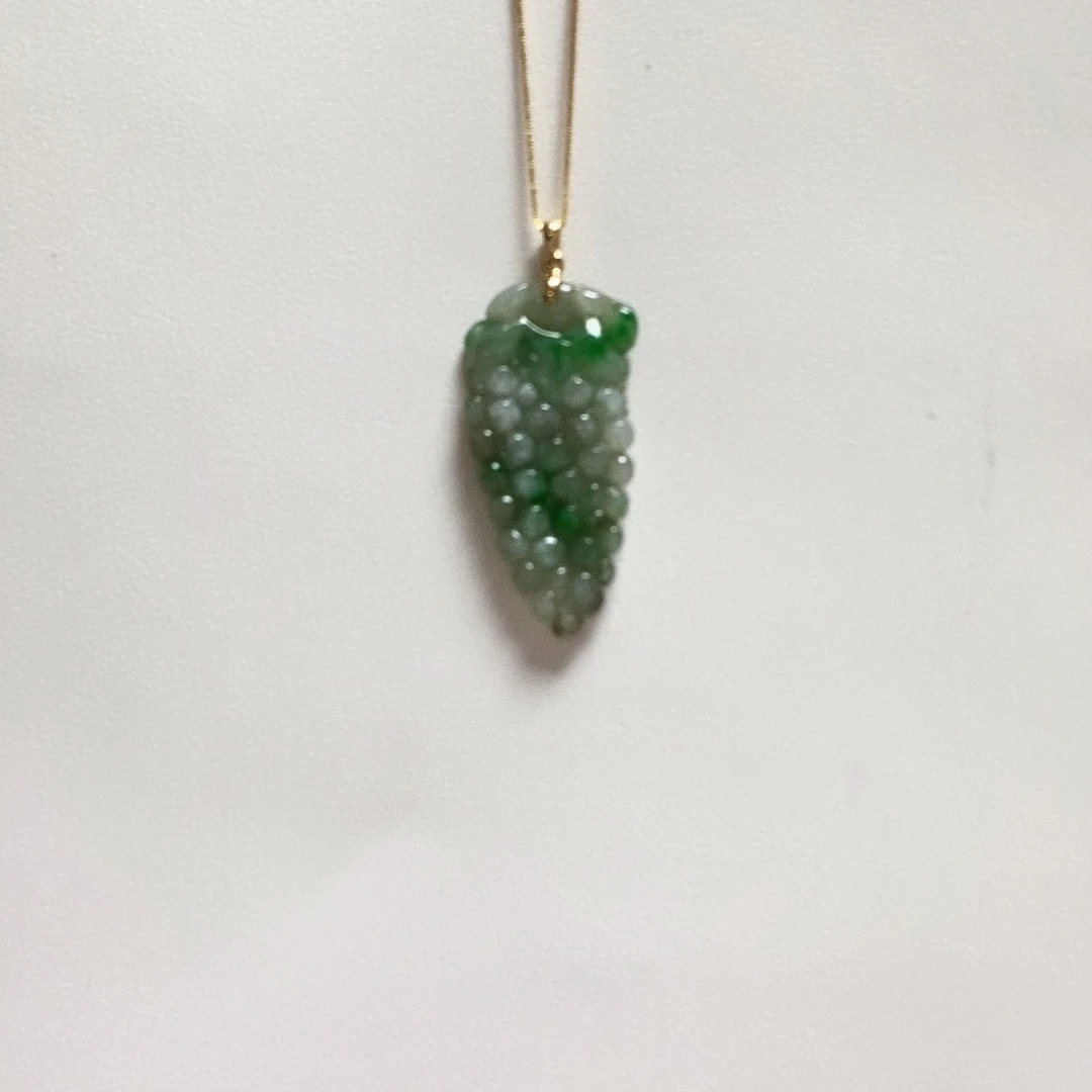 翡翠18K金镶嵌颈饰简单