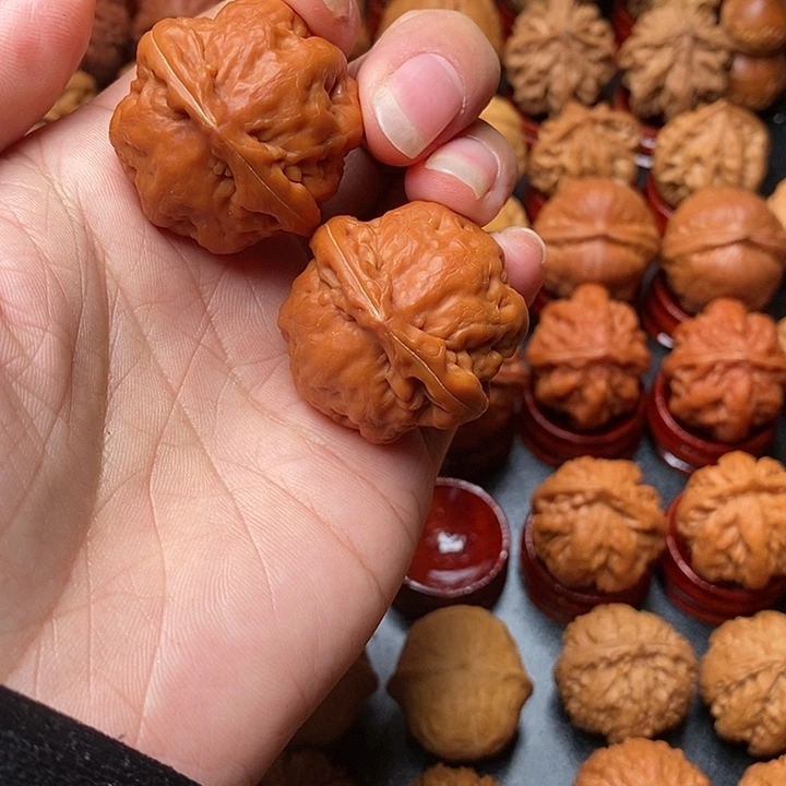 是***叔文玩核桃吊坠金刚鹦鹉