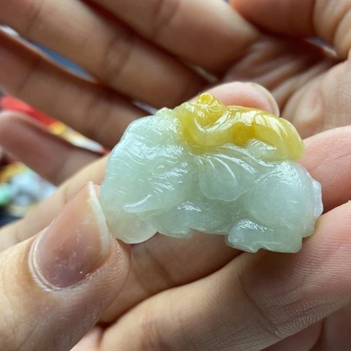 翡翠未镶嵌颈饰吊坠42