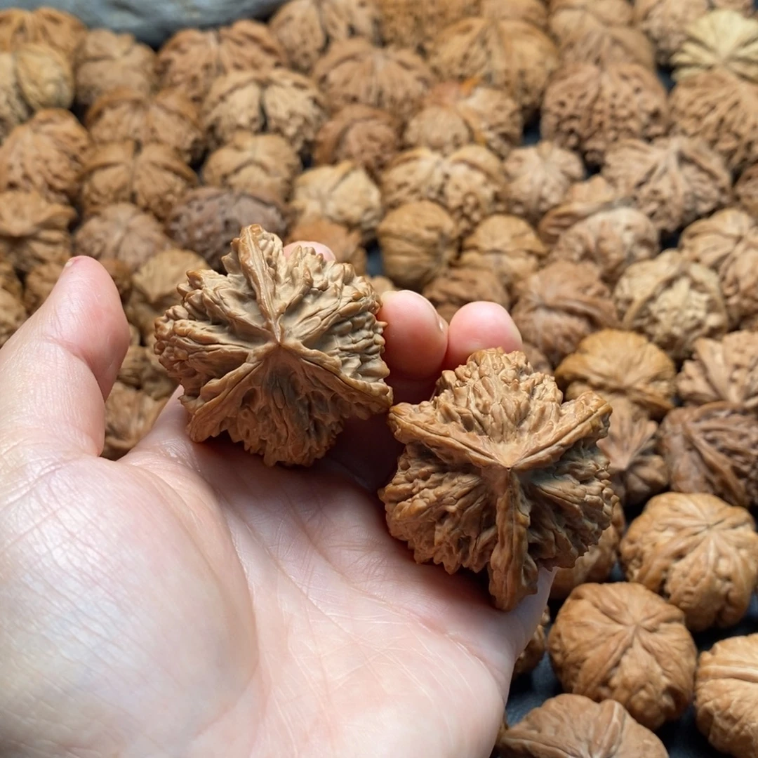 文玩核桃把件45盘龙虎头三棱