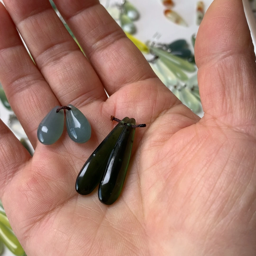 蒜***O蛇纹石玉未镶嵌耳坠