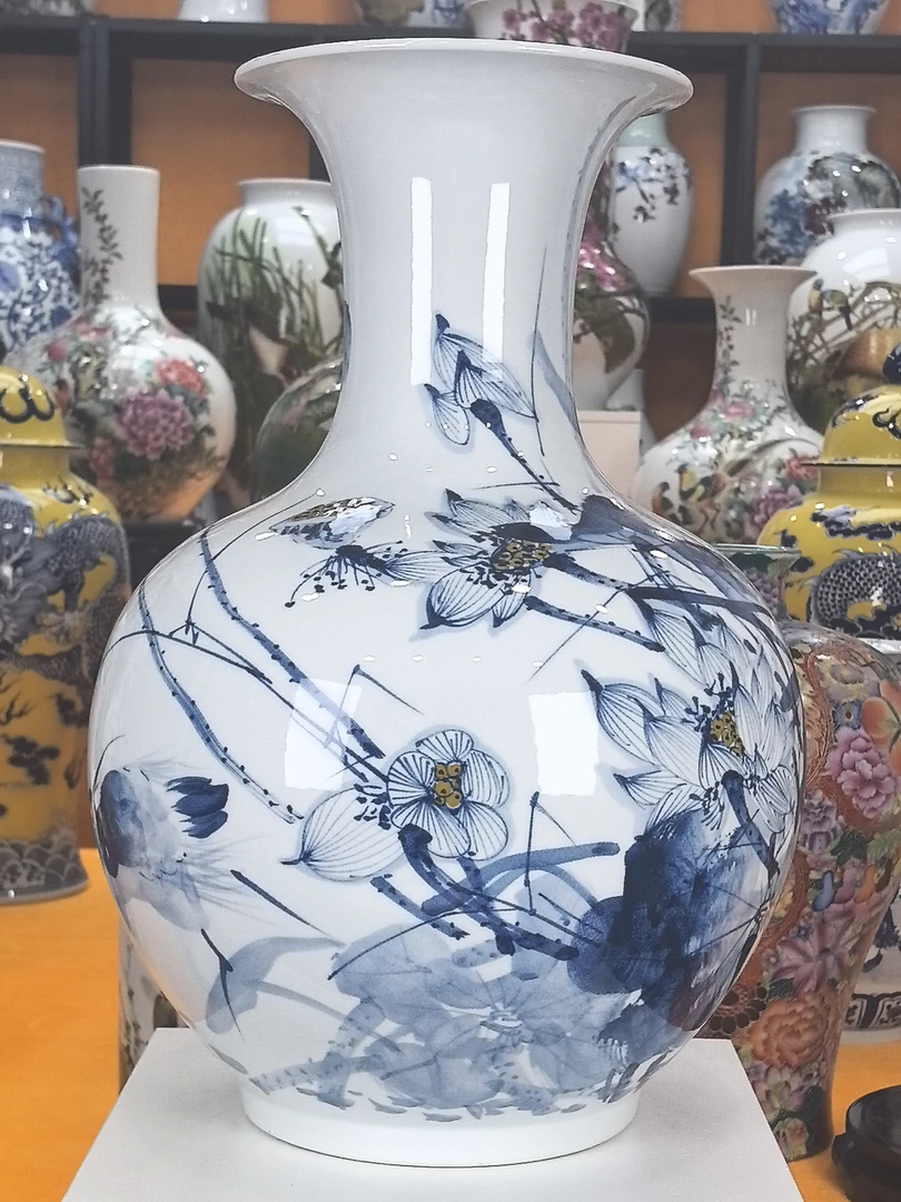 景德镇陶瓷青花赏瓶