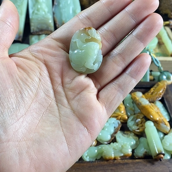 岫岩河磨玉（透闪石质玉）未镶嵌颈饰
