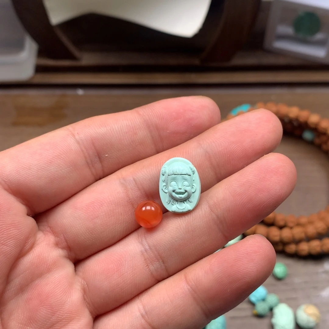 南红玛瑙未镶嵌雕刻