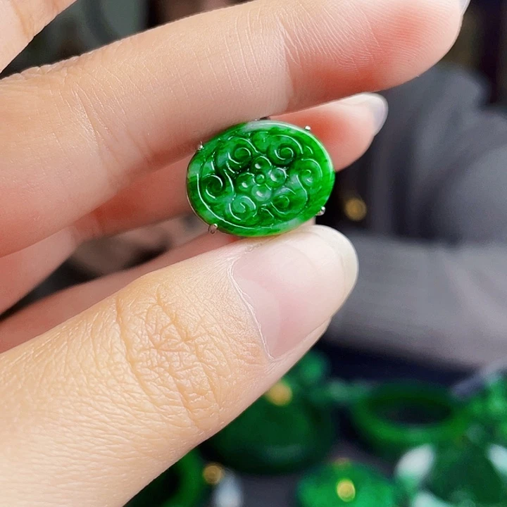 翡翠银S925镶嵌颈饰多样性