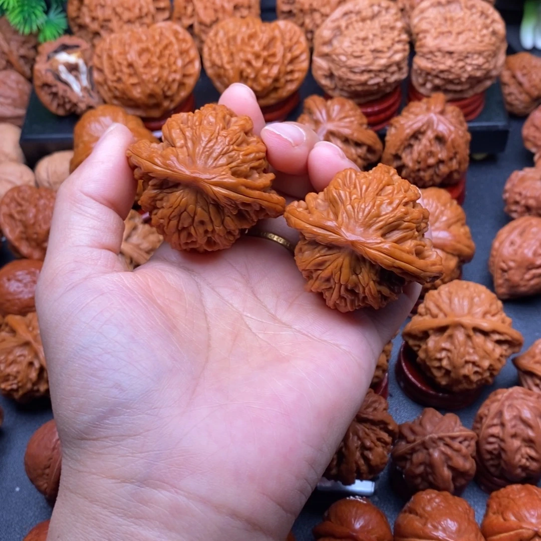 文玩核桃把件47虎头