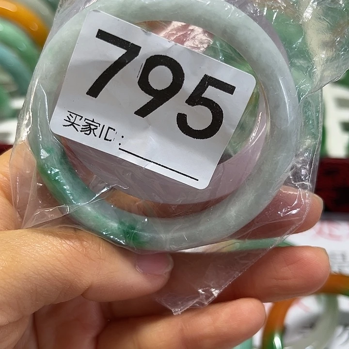 未镶嵌手镯翡翠好