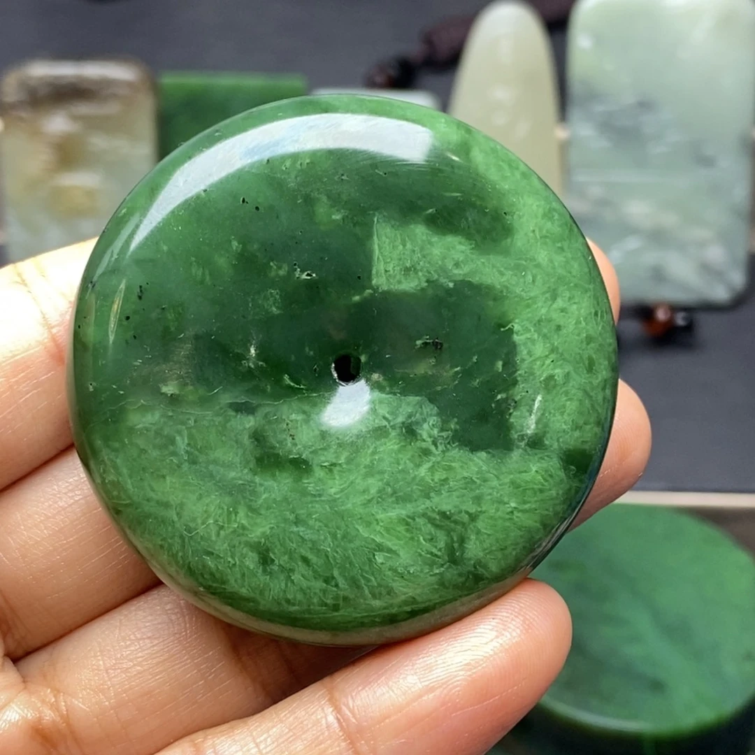 颈饰未镶嵌和田玉吉*?