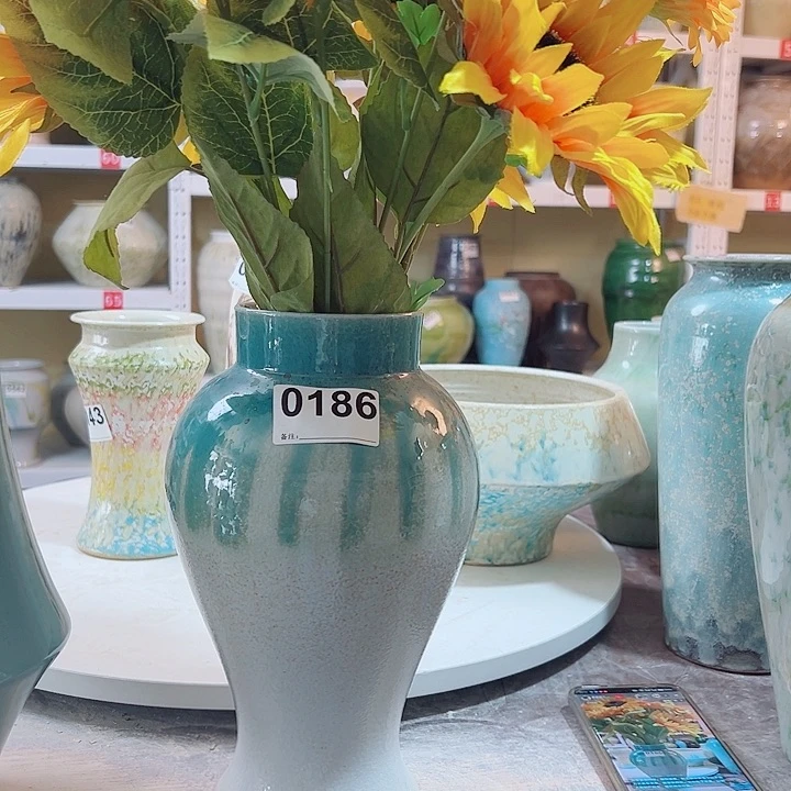 摆件陶瓷花瓶摆件口9 高27，0186