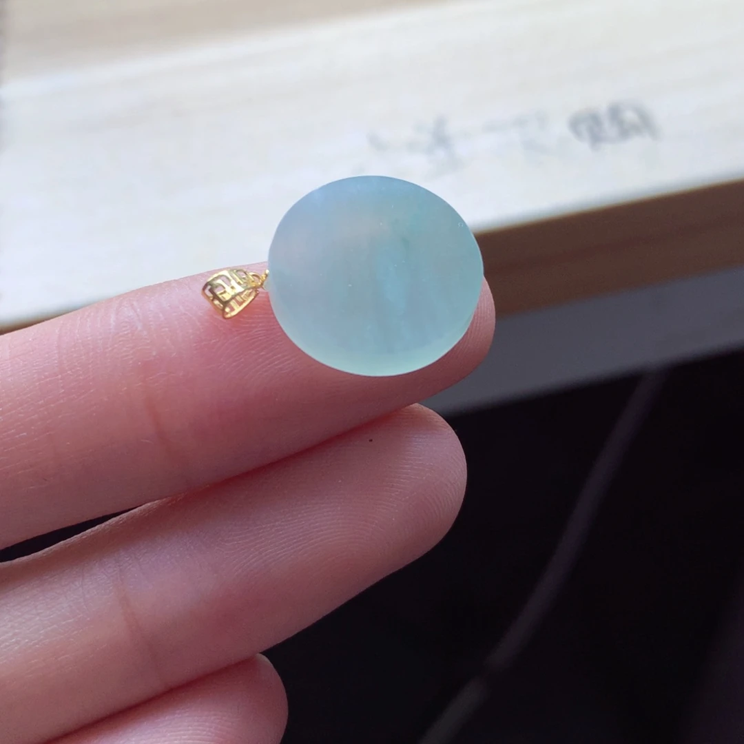 翡翠颈饰18K金镶嵌吊坠