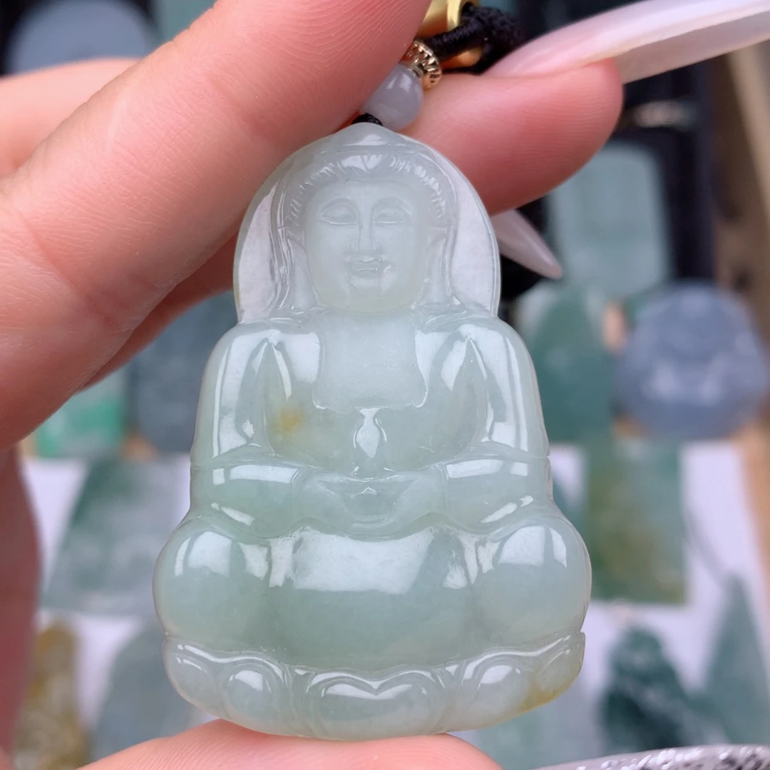 翡翠未镶嵌颈饰观音