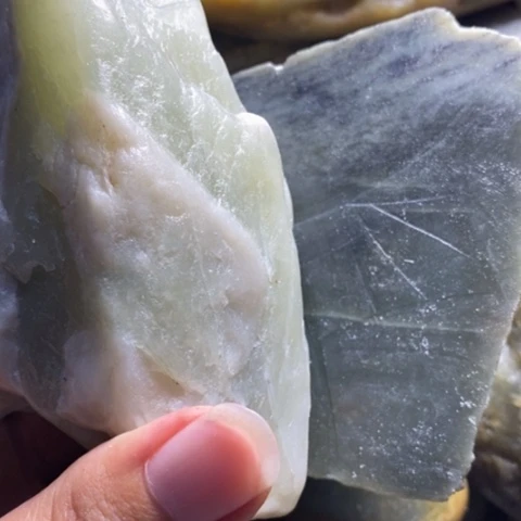 未镶嵌和田玉（糖玉）挂件