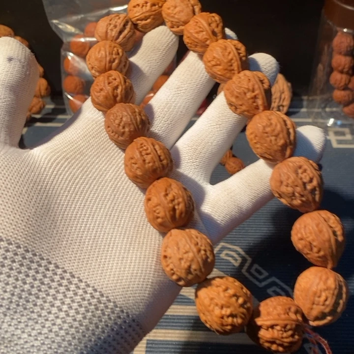 文玩核桃手串……21