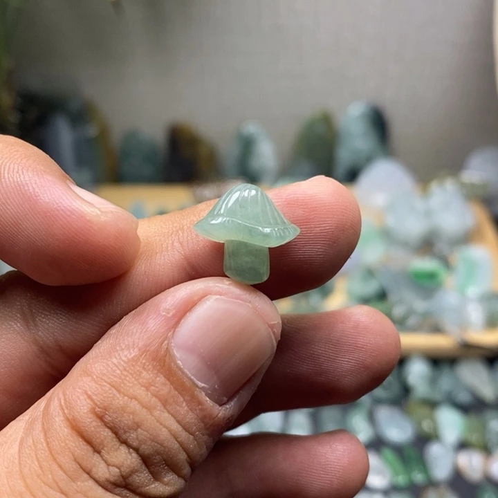 颈饰未镶嵌翡翠蘑菇