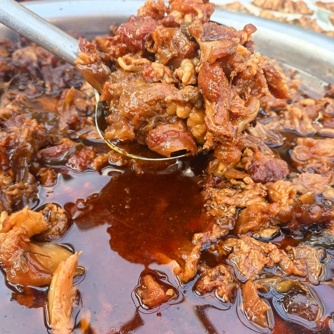 筋头巴脑 香酥带鱼 大碗扣肉