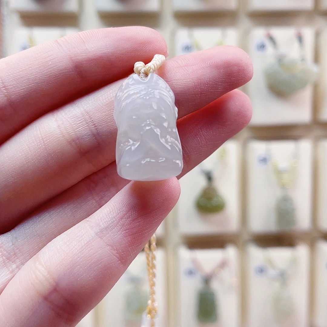 和田玉未镶嵌吊坠(赠链)