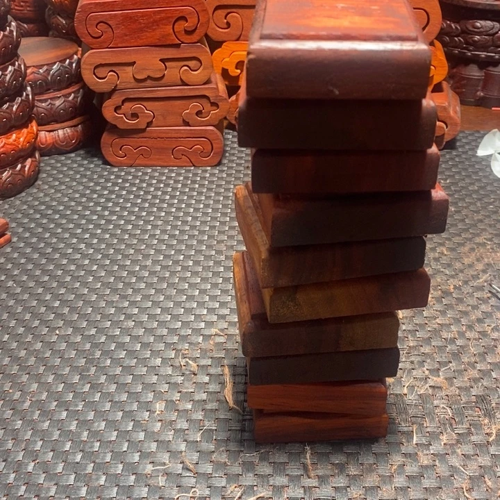 赵***哥邵氏紫檀红花梨底座