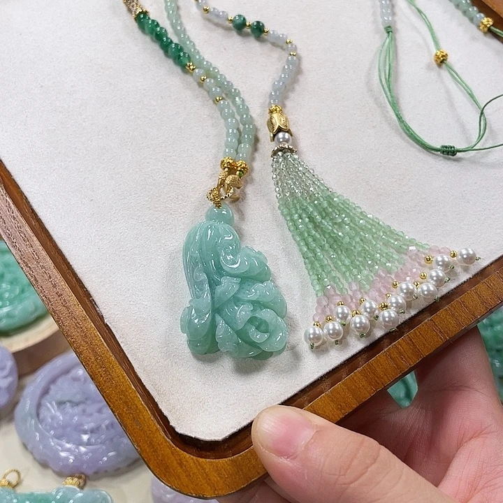 翡翠未镶嵌颈饰翡翠吊坠