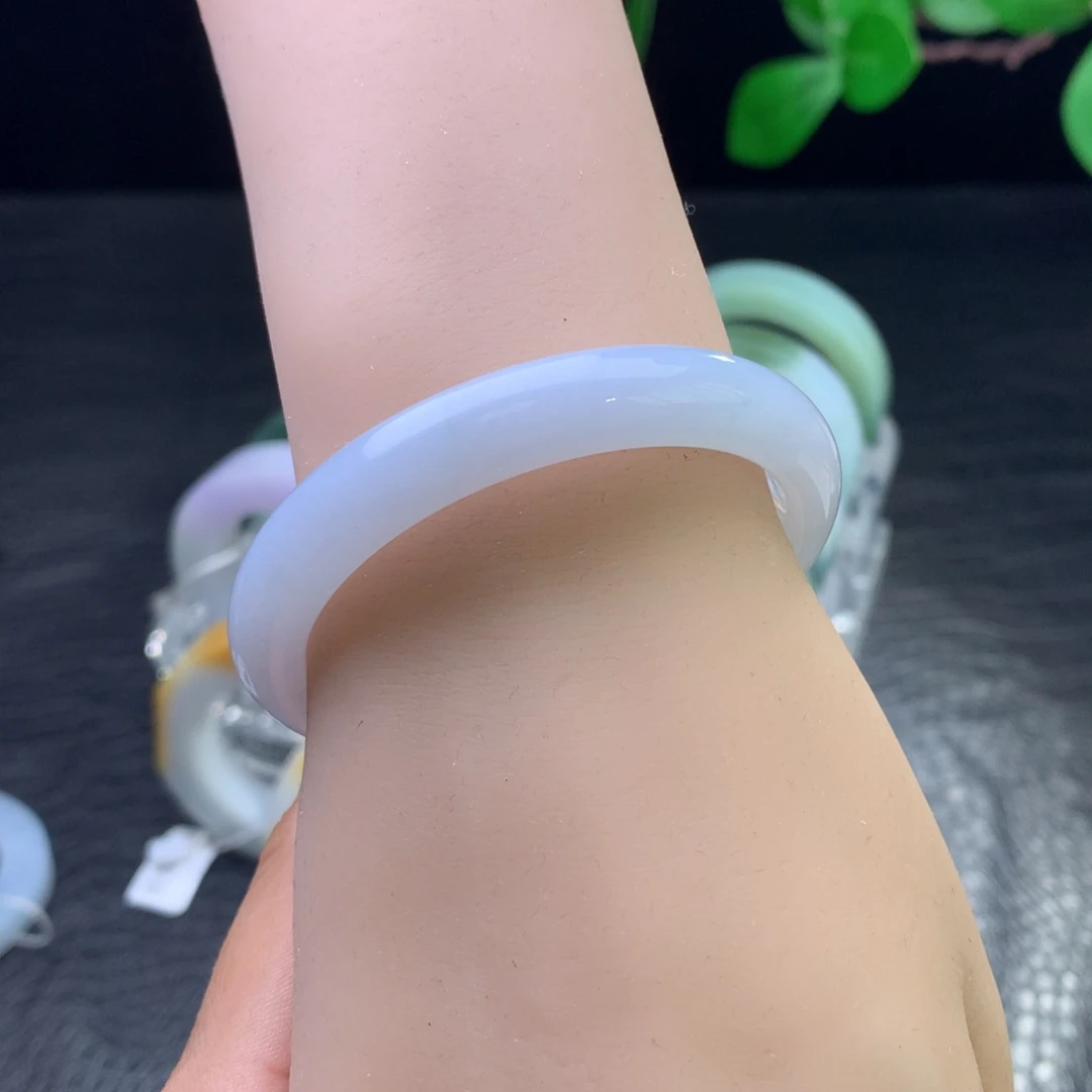 定制翡翠未镶嵌手镯