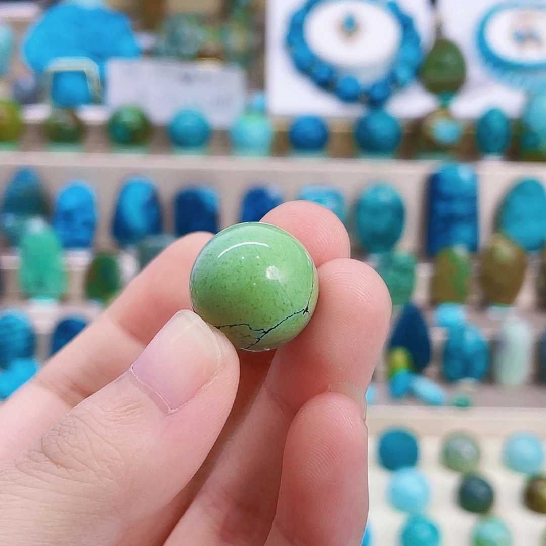 绿松石未镶嵌颈饰