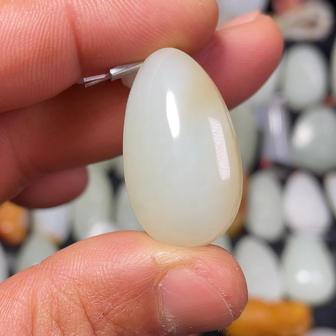 和田玉未镶嵌颈饰吊坠