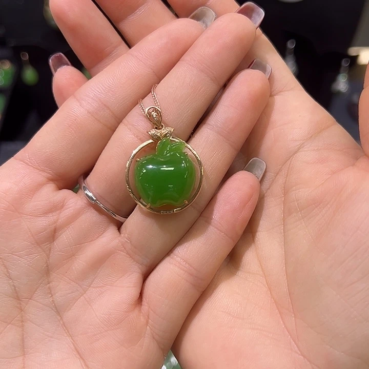 荔***冻和田玉18K金镶嵌颈饰